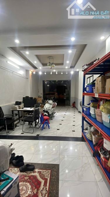 Bán nhà đất khu Văn Khê 45m2 xây 5 tầng đẹp ở ngay giá 14 tỷ