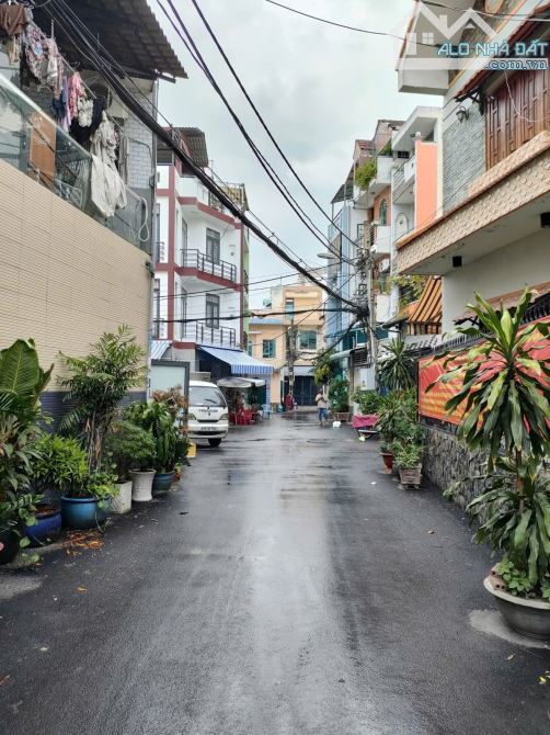 BÁN NHÀ 3 TỶ NHỈNH HẺM TO NHỰA QUẬN 6, HAI TẦNG HOÀN CÔNG ĐẦY ĐỦ