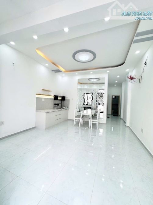 Nhà Cấp 4 Gần Đại Học Tài Chính Marketing, 54m², Hẻm Xe Hơi 6m, Giá Đầu Tư