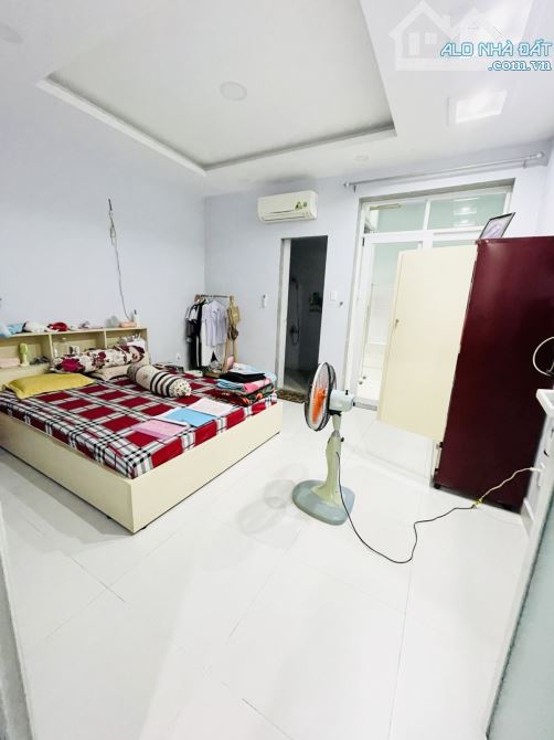 Bán nhà Bình Thạnh - ô tô thông - 111m2 - 4 tầng - ngang 4.5m - 11