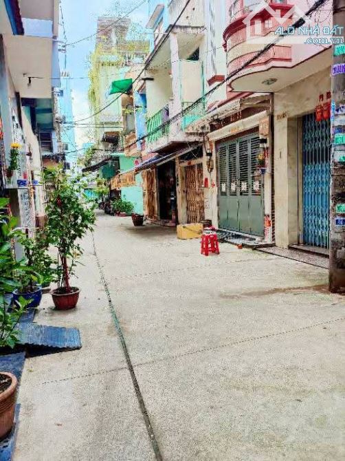BÁN NHÀ NÁT BÉT GẦN XÓM ĐẤT 3 MẶT HẺM 2 TẦNG 94M2 NỞ HẬU 10M RA MẶT TIỀN GIÁ 8.X TỶ - 1