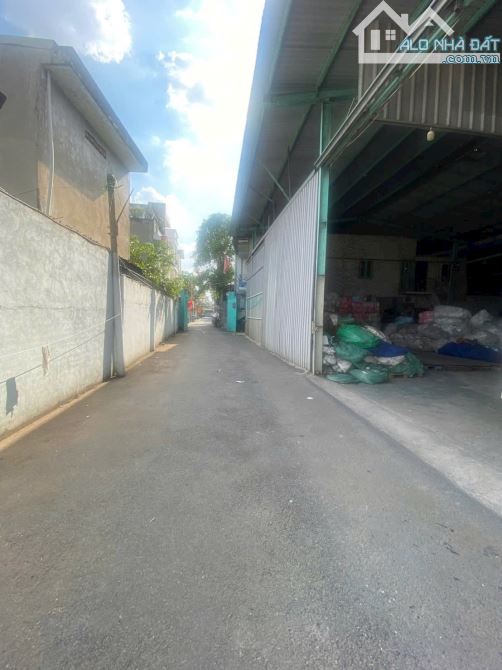 Bán đất tặng nhà Cấp 4 đang làm kho hẻm xe hơi đường Ngô Chí Quốc P.Bình Chiểu, Thủ Đức - 1