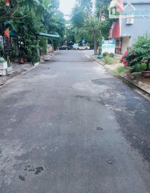 Lô đất mặt tiền Nguyễn Duy Cung . DT:100m , ngang 5m . Giá : 3tỷ950 TL - 1