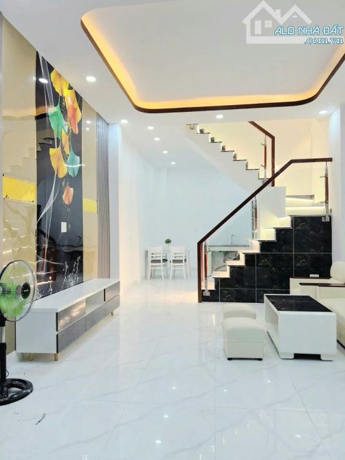 KHU VIP LÊ VĂN QUỚI - HẺM XE HƠI -4,2×10 - SỔ ĐẸP HC ĐỦ-NỞ HẬU TÀI LỘC-CHỈ NHỈNH 4T XÍU. - 1