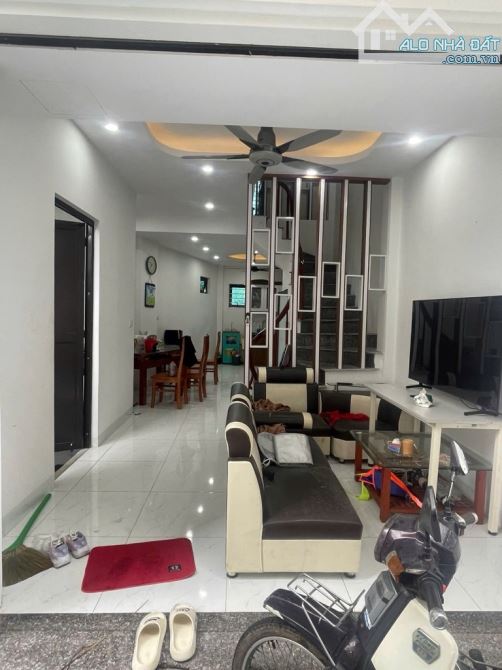 Bán nhà đông la nhà đẹp ở ngay 31m2. 3,4 tỉ - 1