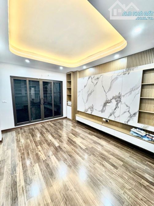 - Bán nhà Trần Cung, 10m ô tô, sát phố, nội thất xịn sò, 42m2, 9.2 tỷ. - 1