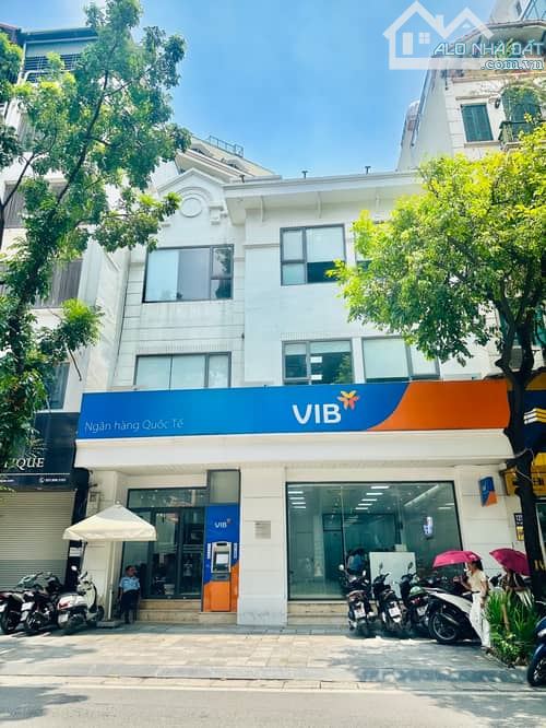 tòa nhà phố lò đúc 251 m2 cho ngân hàng thuê