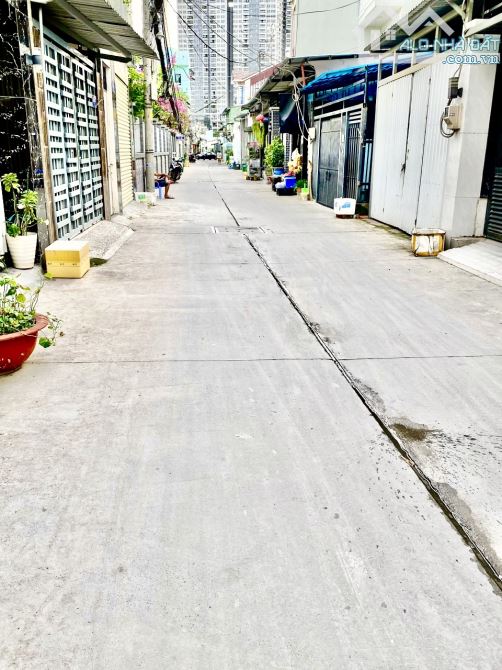 Nhà 2 Tầng DT:48m2 Huỳnh Tấn phát P.Bình Thuận q7 chỉ 6,8 Đồng thương Lượng - 1