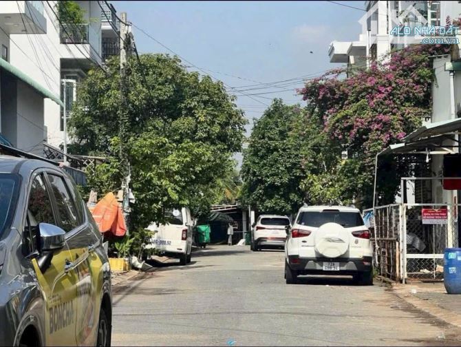 Bán gấp đất ngay ngã 3 Man Thiện - Lê Văn Việt, Tăng Nhơn Phú. Giá 4 tỷ/64m2 - 1