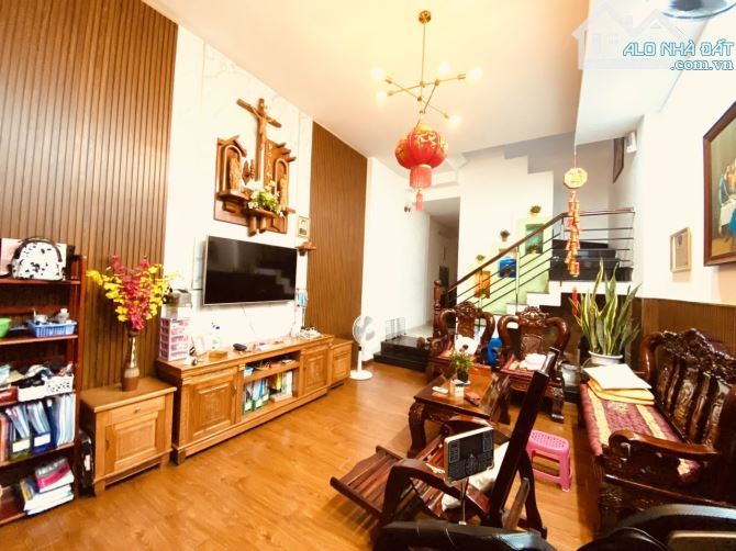 Nhà hẻm xe hơi thông Dương Quảng Hàm, 62m2, 3 tầng, 8.x tỷ - 1