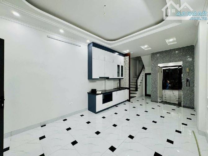 SIÊU PHẨM TRẦN KHÁT CHÂN – 38M² – 5 TẦNG – THANG MÁY – GẦN Ô TÔ – GIÁ 7,2 TỶ - 1