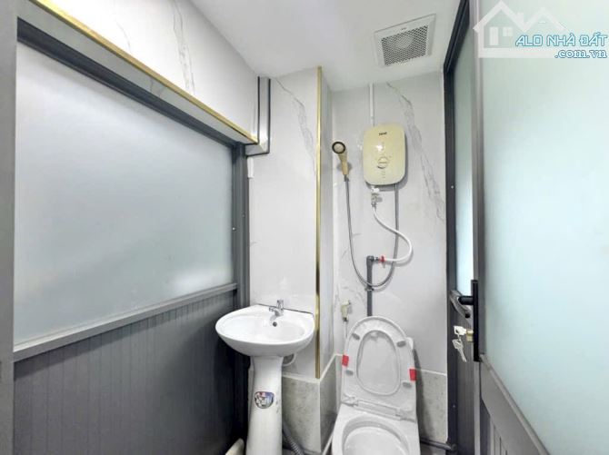 Nhà đẹp Gò Vấp-Hẻm ô tô-Đang cho thuê CHDV-Sát MT Trần Bá Giao-P5-120m2-6x20-3tầng-8PN - 1