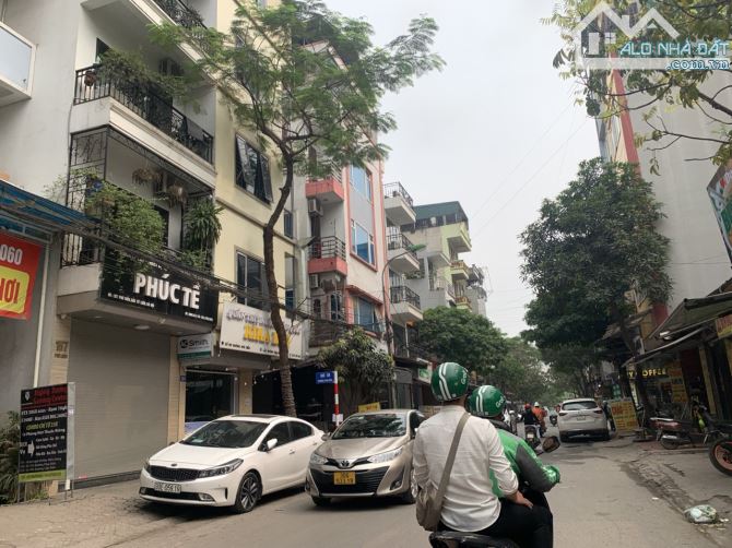 Bán đất tặng nhà mặt phố Phú Diễn 102m2, 2 mặt thoáng, vỉa hè kinh doanh, giá 25 tỷ. - 1