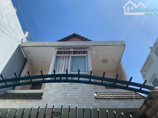Nhà đẹp Gò Vấp-Đường nhựa 12M-Gần CV Làng Hoa-Nguyễn Văn Khối-P11-102m2-6x17-3tầng-4PN - 1
