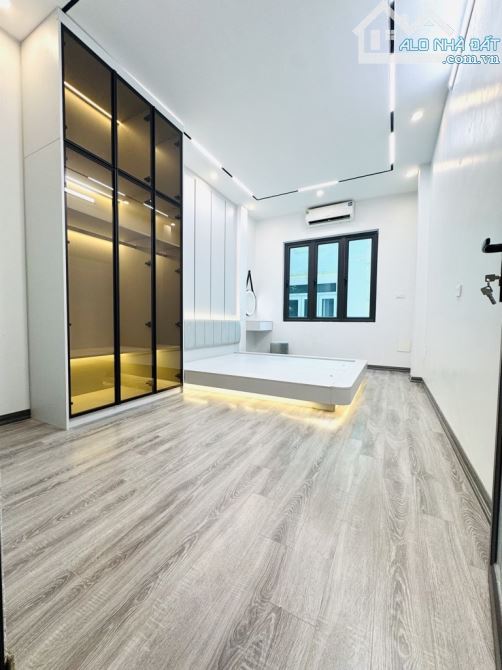 Bán nhà riêng Ba Đình, gần ô tô, đủ nội thất , không QH, sổ hoa hậu. - 1
