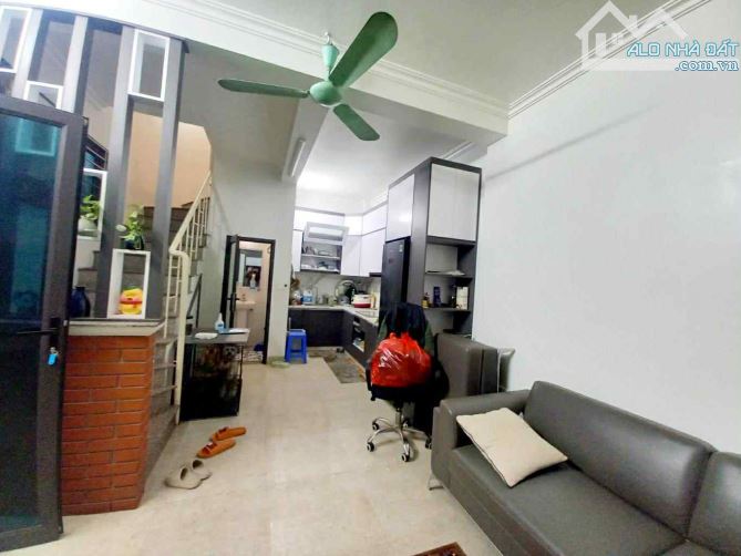PHÂN LÔ VF3 LÙI CỬA GẦN NGÕ MINH KHAI- 34M- 6 TỶ 1 - 1