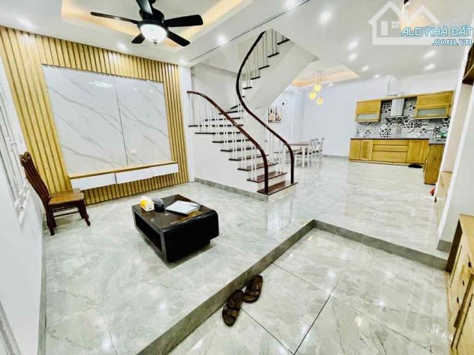 NHÀ ĐẸP HOÀNG MAI-THIẾT KẾ HIỆN ĐẠI - 51M2 - MT RỘNG 5.5M -Ô CHỜ THANG MÁY -GIÁ 11.2 TỶ - 1