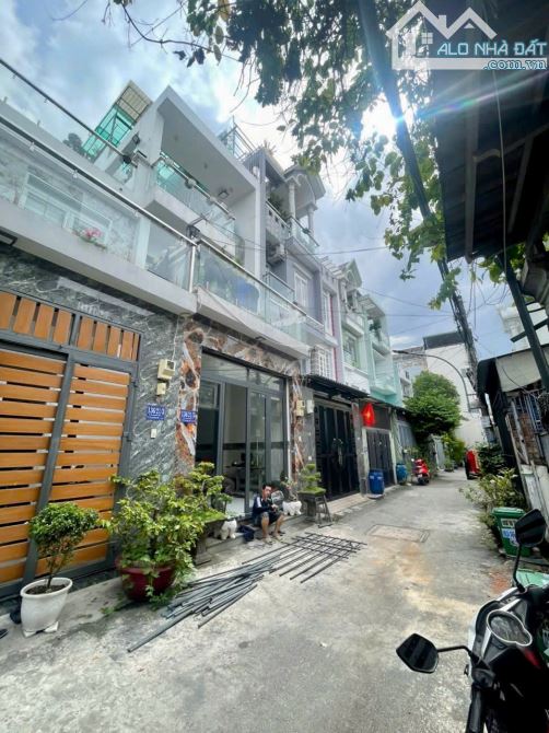NHÀ 2 TẦNG 4 X 17M TÂN CHÁNH HIỆP QUẬN 12 HẺM XE HƠI NHỈNH 4 TỶ SHR - 1