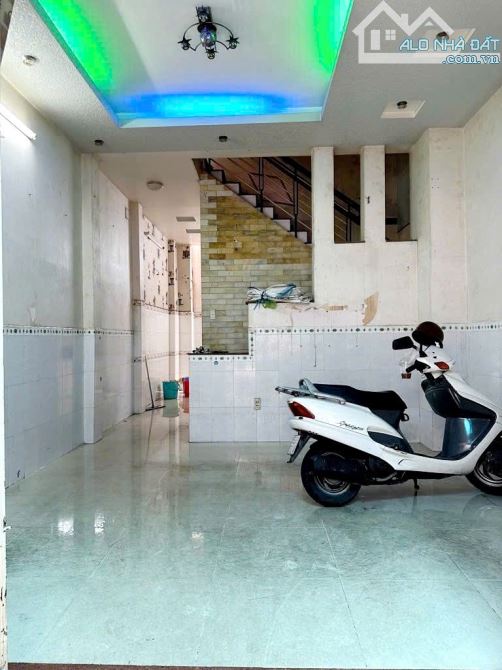 💥PHAN VĂN TRỊ - P.7 - GÒ VẤP - GIÁ: 6,95 TỶ - DT: 4,2 x 12M - 5 TẦNG ĐÚC - 5  PHÒNG NGỦ - 1