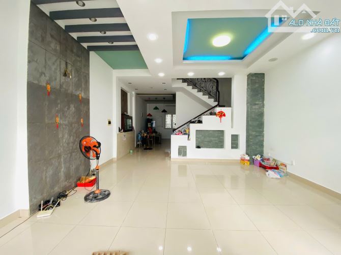 Cho thuê nhà nguyên căn phường Trung Dũng - Nhà 1 trệt 2 lầu. Gồm hầm để xe, Phòng khách, - 1