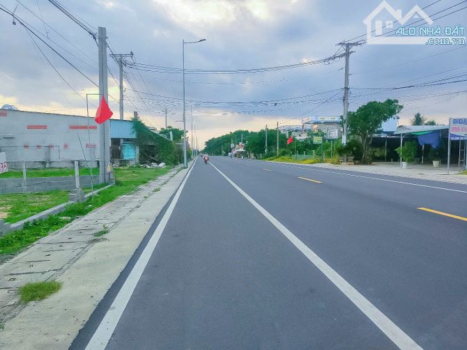 LÔ ĐẤT RẺ ĐẸP NHẤT TỈNH LỘ 328 BIỂN HỒ TRÀM, SẴN THỔ CƯ, CÁCH PHỐ ĐI BỘ + BÃI TẮM 1KM - 1