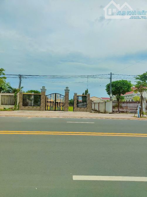 LÔ ĐẤT 3 MẶT TIỀN CỰC ĐẸP TỈNH LỘ 328 BIỂN HỒ TRÀM, THỔ CƯ KHỦNG, CÁCH PHỐ ĐI BỘ 800M - 1