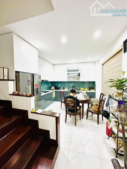 NHÀ PHÂN LÔ TRUNG TÂM BA ĐÌNH - DT 55M X 4 TẦNG - Ô TÔ ĐỖ CỬA - 50M RA Ô TÔ TRÁNH - 1