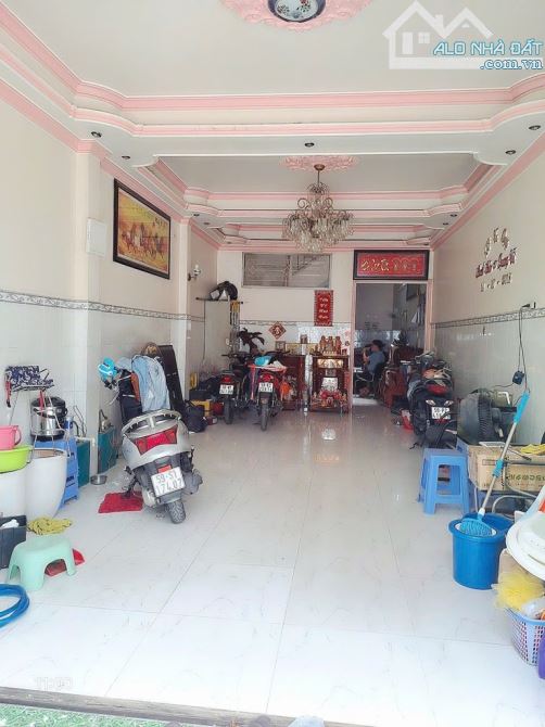 NHÀ 3 TẦNG - VỊ TRÍ Ở KINH DOANH - NGANG LỚN 9M - DT 234M - GẦN KINH DƯƠNG VƯƠNG - TÊN LỬA - 1