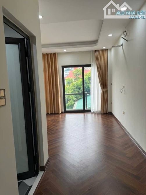 BÁN NHÀ GẦN AEON MALL LONG BIÊN, Ô TÔ VÀO NHÀ, 6 TẦNG THANG MÁY, CÁCH 1 NHÀ RA Ô TÔ TRÁNH - 1