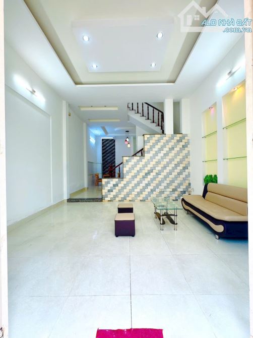 Vị Trí Đẹp Ngang 5 x 12m 2 Lầu 3PN Đường Lê Văn Quới Hẻm 6m đẹp - 1
