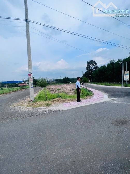 Chủ ngộp cần ra đi gấp lô đất ngay mũi tàu Long Thành 100m2, SHR, Giá chưa tới 1ty350 - 1