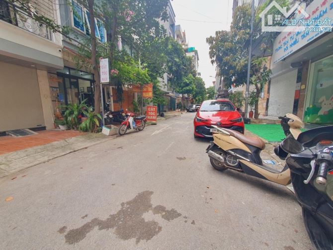 Bán Nhà Phân Lô Gốc Quýt – Văn Khê – 48m² – 5 Tầng – Ô Tô Tránh, Vỉa Hè Rộng - 1