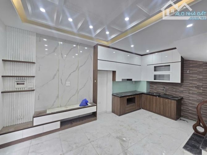 Cần bán nhà mới tinh,sát phố ô tô đỗ gần full nội thất. - 1
