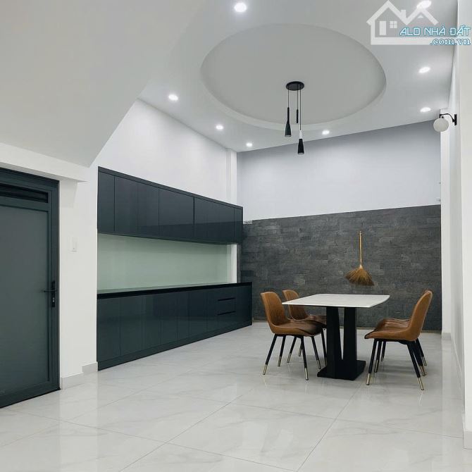 Hẻm xe tải quay đầu, 4 tầng mới đẹp, gần Emart 2 Gò Vấp, Chỉ 6 tỷ hơn - 1