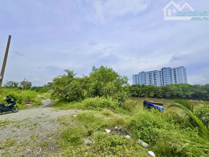 BÁN 714m2 Đất, Lô góc, Full thổ cư, view sông, giá chỉ 51tr/m2 - 1