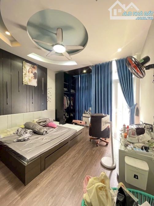 🔥HẺM XE HƠI QUÂN 7, SÁT QUẬN 1🔥 48m2 (4.2m x 12m), 2 TẦNG BTCT, CHỈ 5,6 TỶ TL - 1