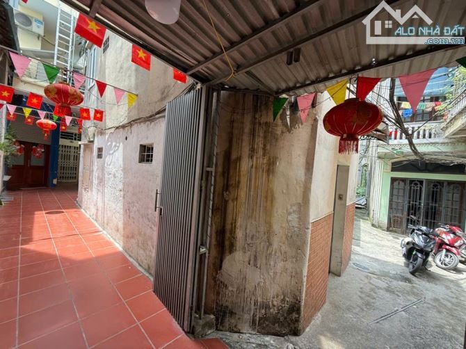 BÁN NHÀ TRUNG TÂM CẦU GIẤY - DT 46M - MT 4.6M - LÔ GÓC -  2 THOÁNG - GIÁ CHÀO 7.8 TỶ - 1