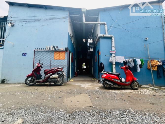 DÃY TRỌ HẺM XE ÔTÔ, TƯƠNG LAI 2 MẶT TIỀN TRƯỚC SAU, MẶT TIỀN SAU ĐANG MỞ RỘNG ĐƯỜNG 50M - 1