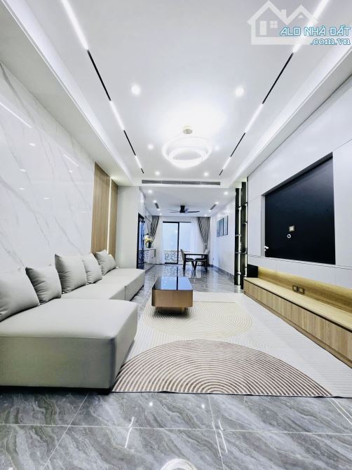 Chỉ Hơn 10 Tỷ – Nhà mới 50M2, 5 Tầng Minh Khai, FULL Đồ, Thang Máy, Ngõ Thông - 1