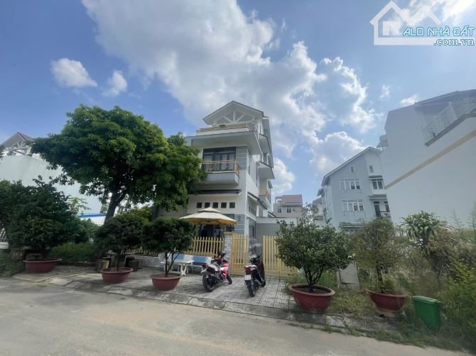 BÁN NHÀ MẶT TIỀN VIEW CÔNG VIÊN, KHU DÂN CƯ VIP GIA HÒA,THỦ ĐỨC DT: 200M2 ; 3 TẦNG - 1