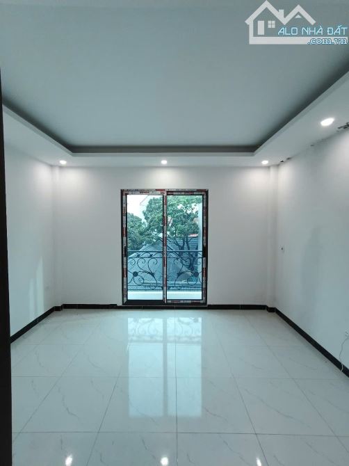 CĂN DUY NHẤT SÁT QUỐC LỘ 32, Ô TÔ CỬA DT 38M2x5T 6 NGỦ GIÁ 5.x TỶ CÓ THƯƠNG LƯỢNG - 1