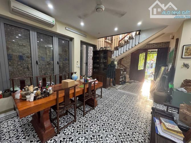 BÁN BIỆT THỰ PHỐ AN DƯƠNG VƯƠNG – 210M – 6 TẦNG – MT 8M – 41 TỶ - THANG MÁY - Ô TÔ VÀO NHÀ - 1