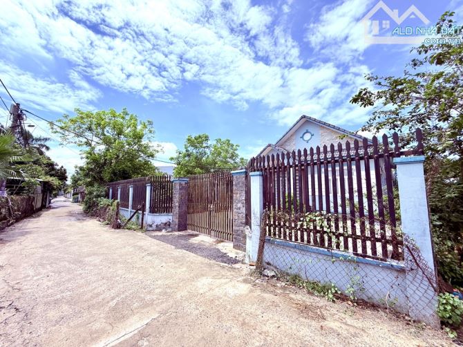 Nhà lớn+ đất hơn 600m2 full thổ cư Tân Hiệp HÓc Môn. Chỉ khoảng 17tr/m2. Sổ riêng đẹp. - 1