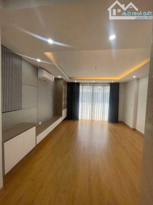 nhé:  ⸻  BÁN NHANH LIỀN KỀ VĂN PHÚ – NGAY THÁP ĐỒNG HỒ – 80M² – 5 TẦNG – THANG MÁY – FULL - 1