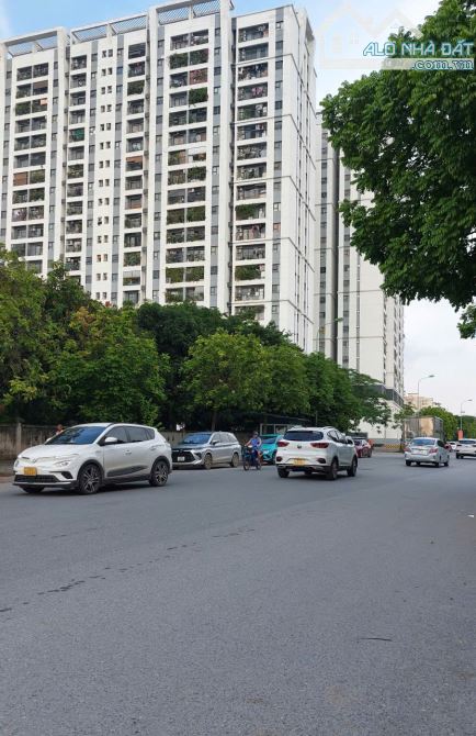 Bán nhà phố Nguyễn Lam 30m2- mt3.8m- 5 tầng- 3 phòng ngủ- hơn 7 tỷ, gần mặt phố - 1
