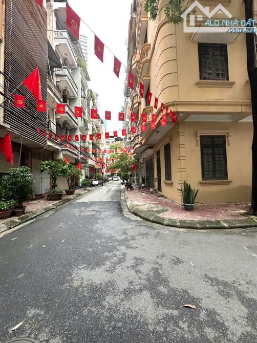 LÔ GÓC PHÂN LÔ NGUYỄN CHÁNH  60m MT10m 4 TẦNG  Ô TÔ TRÁNH  GIÁ 21.5 TỶ - 1
