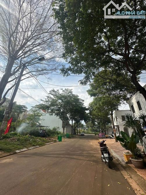 BÁN ĐẤT BIỆY THỰ ĐƯỜNG NGUYỄN KHẮC TÍNH. DT: 10x24M. GIÁ: 9,5 TỶ - 1