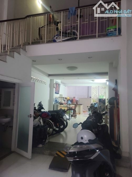 BÁN GẤP NHÀ HẺM OTO NGUYỄN HỒNG ĐÀO, 4.3x16, 69m2, 4 Tầng, giá 9 tỷ hơn. - 1