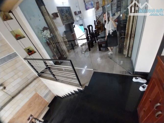 Bà ĐIểm(HM) bán nhà 3 tầng ngang 4m nở hậu mt đường Nguyễn Ảnh Thủ giá 13,4tỷ - 1