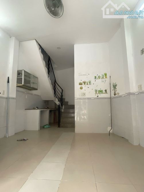 Cho thuê nhà Tân Vĩnh - Ngang 4 dài 5 - 4 tầng - xe hơi đỗ cửa Q4. - 1